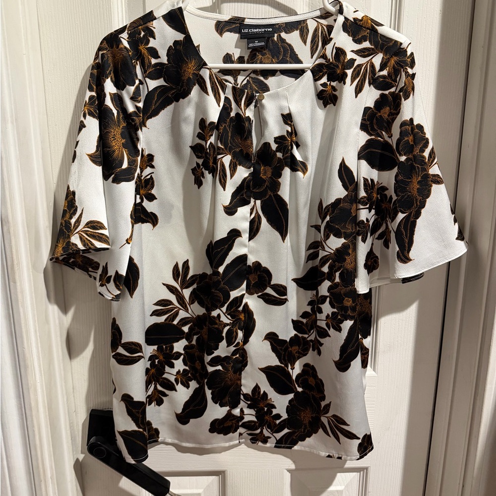 Liz Claiborne White Floral Flutter Sleeve Blouse with Black and Brown Print